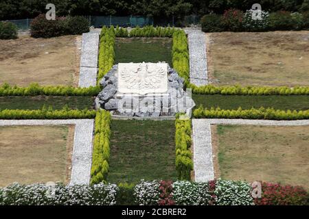 Cassino, Italien - 14. August 2020: Der polnische Militärfriedhof von Montecassino, wo mehr als tausend Soldaten des zweiten polnischen Armeekorps sind Stockfoto