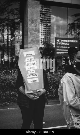 Eindhoven, Niederlande, 6/6/2020, Black Lives Matter Protest, 'Rassismus wird nicht schlimmer, es wird gefilmt!!' Stockfoto