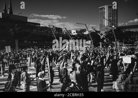 Eindhoven, Niederlande, 6/6/2020, Menschenmenge, die für schwarze Leben Materie Bewegung auf dem Stathuisplein eindhoven demonstrieren Stockfoto