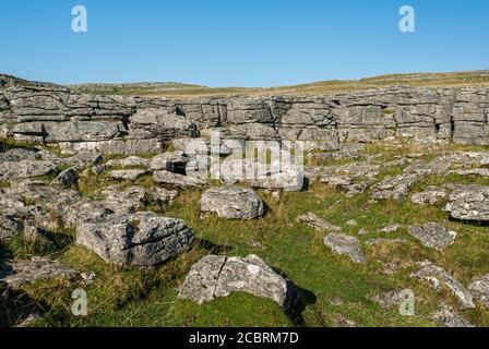 Kalksteinformationen über Malham Cove bei Malham in Yorkshire Dales National Park Stockfoto