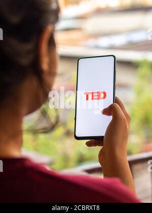 Assam, indien - Augest 15, 2020 : TED Talks-Logo auf dem Telefonbildschirm. Stockfoto