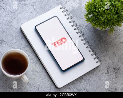 Assam, indien - Augest 15, 2020 : TED Talks-Logo auf dem Telefonbildschirm. Stockfoto