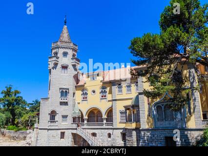 Ansicht der Grafen von Castro Guimaraes Palast in Cascais, Portugal. Stockfoto