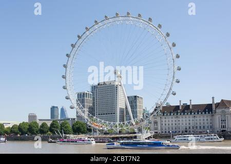 Das London Eye (Millennium Wheel) über die Themse, South Bank, City of Westminster, Greater London, England, Großbritannien Stockfoto