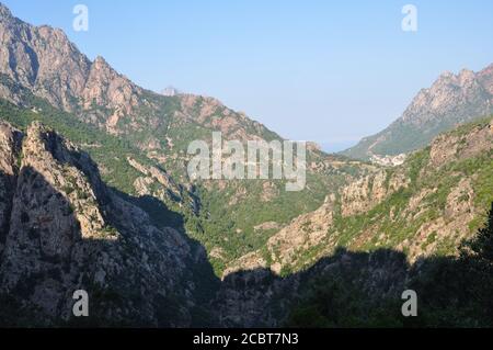 Gorges de la Spelunca im Süden Korsikas Stockfoto