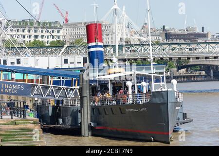 Pub 'Tattershall Castle' an der Themse, Victoria Embankment, City of Westminster, Greater London, England, Vereinigtes Königreich Stockfoto