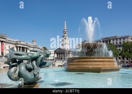 Brunnen, Nationalgalerie und St. Martin-in-the-Fields Kirche, Trafalgar Square, City of Westminster, Greater London, England, Vereinigtes Königreich Stockfoto