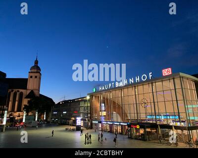 Köln Hauptbahnhof, auch bekannt als Kölner Hauptbahnhof. Köln Köln, Nordrhein-Westfalen / Deutschland. Stockfoto