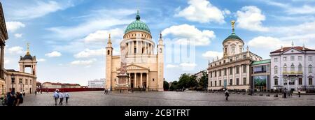 Alter Markt mit Nikolaikirche in Potsdam, Deutschland Stockfoto