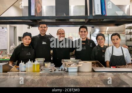 Hector's Kitchen in Punta Mita wird vom Küchenchef geleitet Hector Leyva und unterstützt von seinem kulinarischen Team Stockfoto