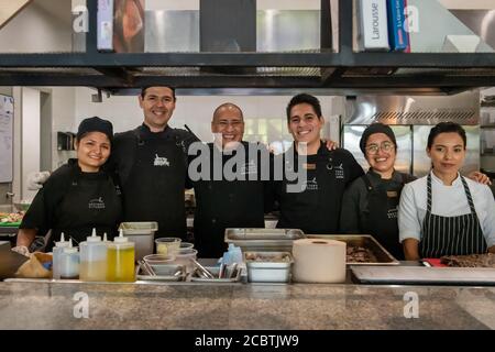 Hector's Kitchen in Punta Mita wird vom Küchenchef geleitet Hector Leyva und unterstützt von seinem kulinarischen Team Stockfoto