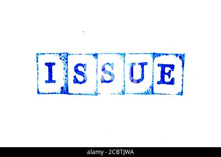 Blaue Farbe Tinte von Gummistempel in Wort Ausgabe auf Hintergrund des Whitepapers Stockfoto