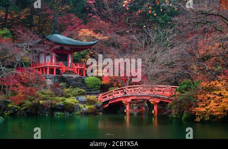 Daigoji Tempel mit Herbstlaub in Kyoto, Japan. Hier ist sehr berühmt während der Herbstsaison. Stockfoto