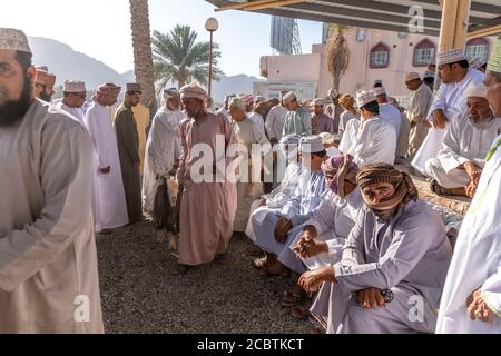 Nizwa Friday Märkte beschäftigt Ziegenauktion Stockfoto