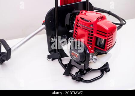 Pranburi, Thailand - 13. August 2021 : „illustrative Editorial“ Bild von GX35 Motor von Honda umr435t Gras Trimmer, die in Thailand hergestellt wurde, in w Stockfoto