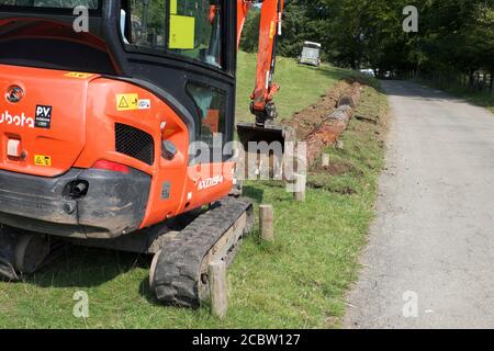 Mit einem großen Anstieg der Besucher nach der Sperre und Lake District Straßen blockiert, versucht der National Trust, sorgloses Parken zu verhindern Stockfoto