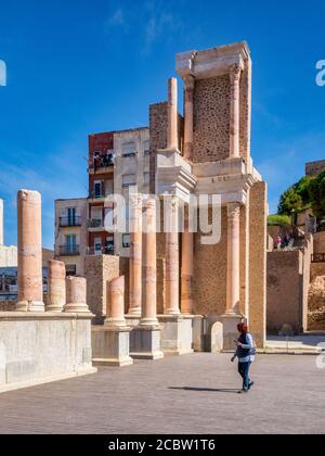 7. März 2020: Cartagena, Spanien - die Bühne des teilweise restaurierten römischen Theaters von Cartagena aus der Regierungszeit des Augustus. Stockfoto