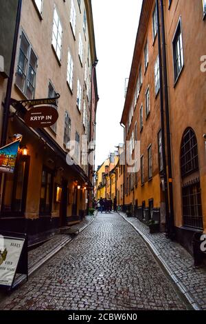 Eine Kopfsteinpflasterstraße in Gamla Stan Stockfoto