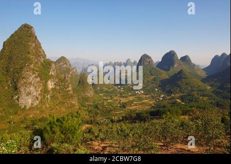 China, Provinz Guangxi, Guilin, Karst Berglandschaft um Yangshuo Stockfoto