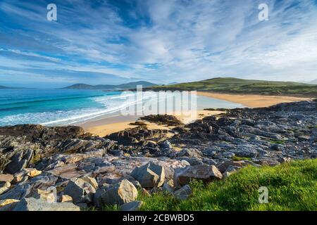 Ein sonniger Morgen am Traigh Lar Strand bei Seilebost On Die Insel Harris in den Äußeren Hebriden von Schottland Stockfoto