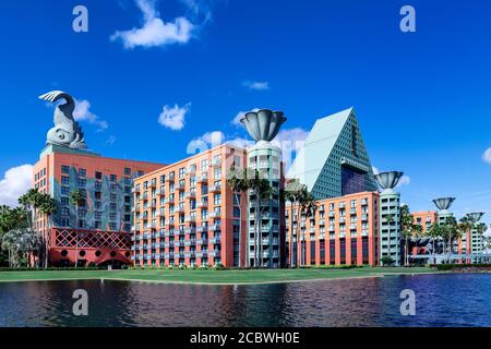 Das Walt Disney World Dolphin ist ein Resort Hotel von Architekt Michael Graves, Bay Beach, Florida, USA entwickelt. Stockfoto