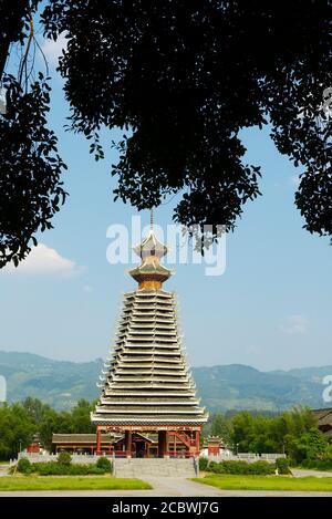 China. Provinz Guizhou. Trommelturm in Rongjiang. Stockfoto