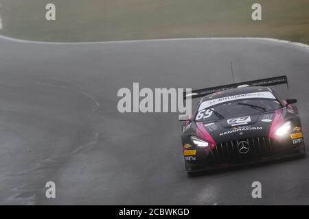 Derby, Großbritannien. August 2020. RAM Racing Mercedes-AMG GT3 (69) von Sam De Haan & Patrick Kujala während der Intelligent Money British GT Championship am 16. August 2020 im Donington Park, Derby, England. Foto von Jurek Biegus. Nur redaktionelle Verwendung, Lizenz für kommerzielle Nutzung erforderlich. Keine Verwendung bei Wetten, Spielen oder Veröffentlichungen einzelner Vereine/Vereine/Spieler. Kredit: UK Sports Pics Ltd/Alamy Live Nachrichten Stockfoto