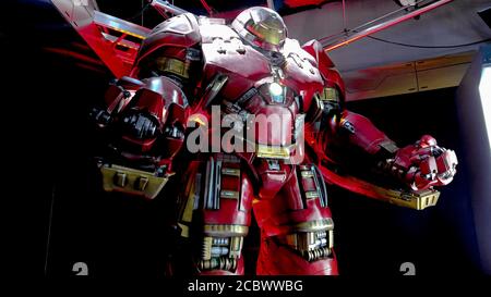 LAS VEGAS, NV, USA - 09. Okt 2017: Hulk Buster Iron man Kostüm in der Tony stark Basis in der Avengers Erfahrung im Treasure Island Hotel und Casino Stockfoto