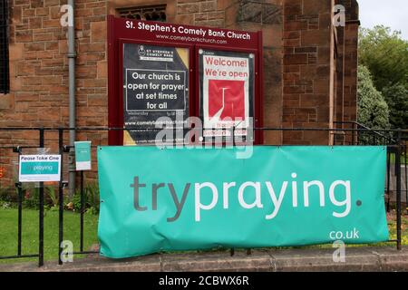 Versuchen Sie Beten Werbekampagne außerhalb St. Stephen's Comely Bank Kirche Mit Prospekten und einem Banner Stockfoto