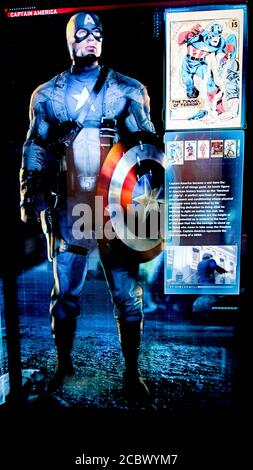 Captain America's Kostüm, im Avengers Experience im Treasure Island Hotel und Casino auf dem Las Vegas Strip. Stockfoto