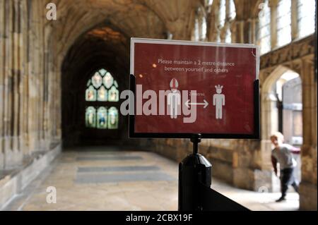 Gloucester Cathedral öffnete seine Türen heute nach 14 Wochen der Schließung, die einen erheblichen Einfluss hatten, vor allem mit den Sommermonaten increa Stockfoto