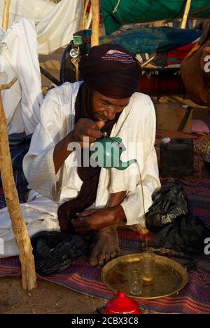 Niger. Teezeremonie, Tuareg Völker. Stockfoto