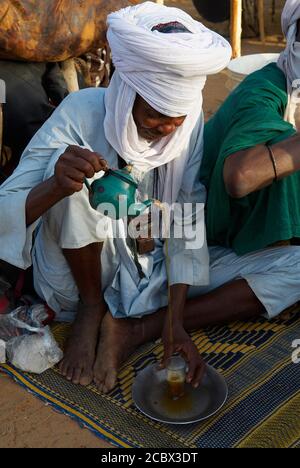 Niger. Teezeremonie, Tuareg Völker. Stockfoto