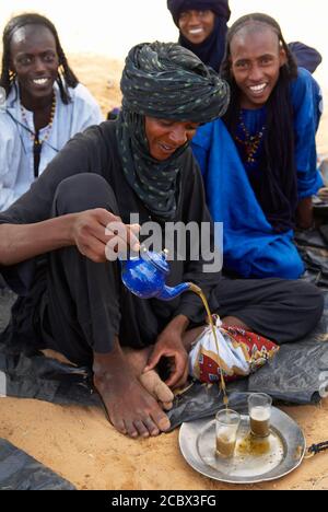 Niger. Teezeremonie, Tuareg Völker. Stockfoto