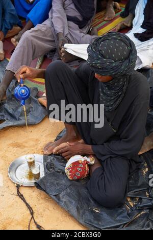 Niger. Teezeremonie, Tuareg Völker. Stockfoto