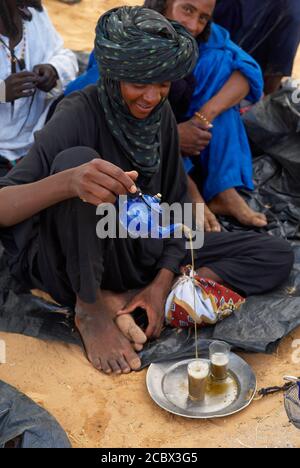 Niger. Teezeremonie, Tuareg Völker. Stockfoto