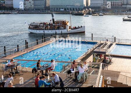 Tagesausflug Kreuzfahrtschiff M/S J.L. Runeberg vorbei am Allas Sea Pool in Helsinki, Finnland Stockfoto