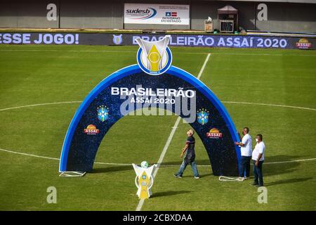 Salvador, Brasilien. August 2020. Bahia und Red Bull Bragantino, gehalten an diesem Sonntag (16), in einem Spiel gültig für die 3. Runde der brasilianischen Meisterschaft 2020, ein Spiel im Pituaçu-Stadion, in Salvador, Bahia, Brasilien. Quelle: Tiago Caldas/FotoArena/Alamy Live News Stockfoto