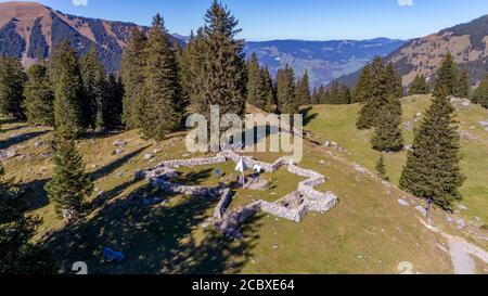 Älggi-Alp in der Gemeinde Sachseln, Obwalden in den Schweizer Alpen. Das geographische Zentrum der Schweiz. Tourismus. Touristenattraktion. Luftaufnahme. Stockfoto