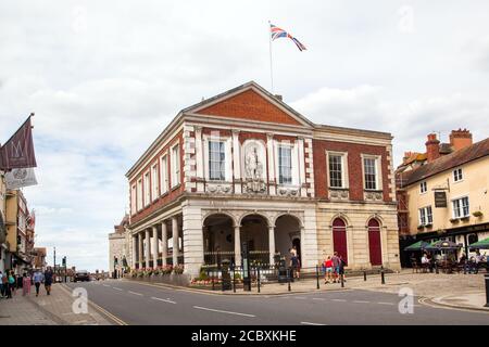 Das Windsor and Royal Borough Museum befindet sich in der Windsor Guildhall, einem denkmalgeschützten Gebäude. Stockfoto