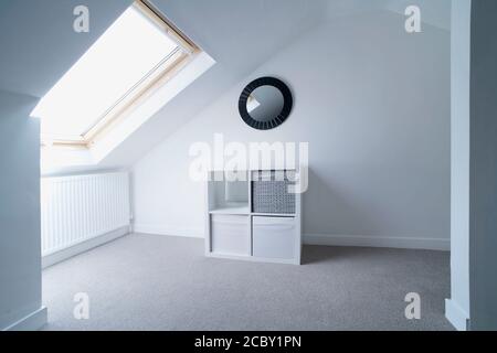 Loft-Wohnung im renovierten Haus Stockfoto