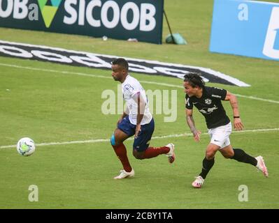 Salvador, Brasilien. August 2020. Élber und Artur Victor, während Bahia und Red Bull Bragantino, fand an diesem Sonntag (16.), in einem Spiel gültig für die 3. Runde der brasilianischen Meisterschaft 2020, ein Spiel im Pituaçu-Stadion, in Salvador, Bahia, Brasilien. Quelle: Tiago Caldas/FotoArena/Alamy Live News Stockfoto