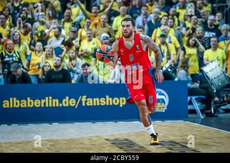 Berlin, 25. Oktober 2019: Mike James vom CSKA Moskau in Aktion während des EuroLeague-Basketballspiels zwischen Alba Berlin und CSKA Moskau Stockfoto