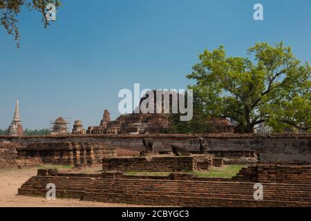Ayutthaya, Thailand - WAT MAHATHAT in Ayutthaya, Thailand. Es ist Teil des Weltkulturerbes - historische Stadt Ayutthaya. Stockfoto