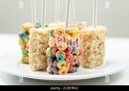 Marshmallow quadratische Bar oder Reis knusprigen Leckerbissen Stockfoto