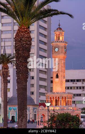 Uhrturm von Izmir am Konak-Platz in Izmir, Türkei. Stockfoto