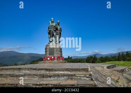 Commando Memorial an der Spean Bridge, Scottish Highlands, an sonnigen Sommertagen Stockfoto