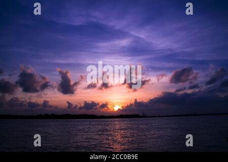 Landschaft Fluss Dämmerung Sonnenuntergang Abend Stockfoto