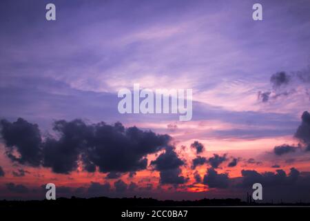 Landschaft Fluss Dämmerung Sonnenuntergang Abend Stockfoto