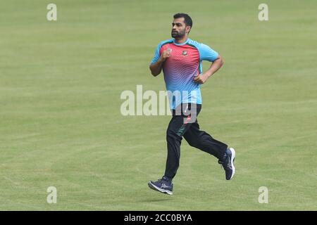 Dhaka, Bangladesch. August 2020. Bangladesh Cricket Team ODI Captain Tamim Iqbal während der Trainingseinheit im Sher-e-Bangla National Stadium in Dhaka. Bangladesch wird mit der Tour durch Sri Lanka zu einer drei-Match-Testserie im Oktober-November wieder zum internationalen Cricket zurückkehren.das Team wird jedoch einen Monat vor Beginn der Serie, im September, in die Inselnation reisen. Kredit: SOPA Images Limited/Alamy Live Nachrichten Stockfoto